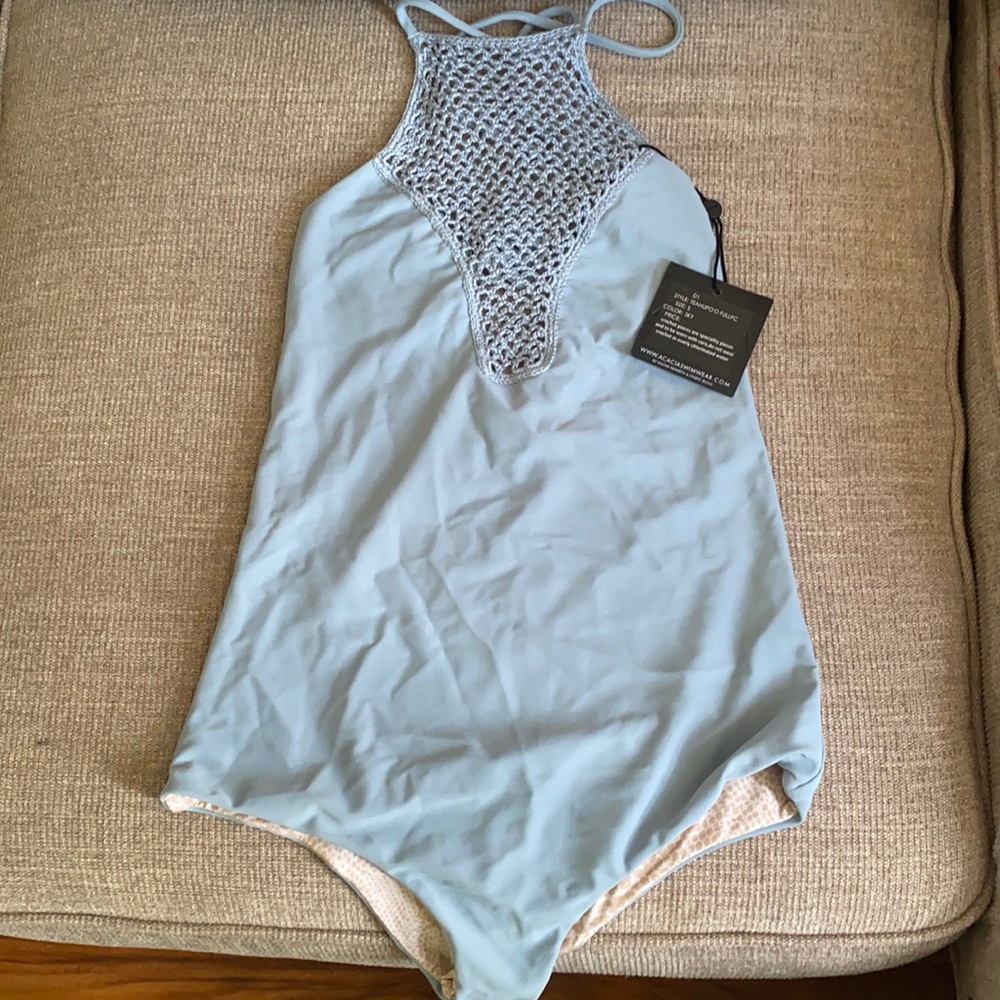 Acacia teahupo’o one piece